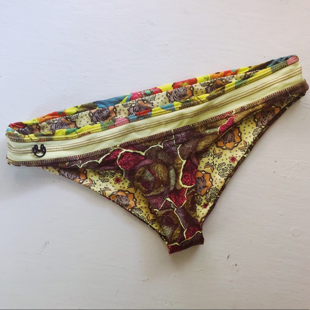 NWOT Reversible Maaji Cheeky Hipster Bikini